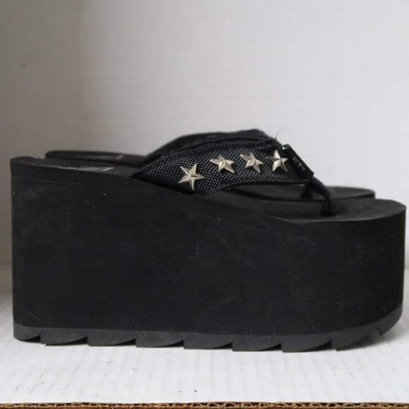 YRU Shoes - 90s style YRU Pixi star platform flip flop sandals chunky wedge thong sandals